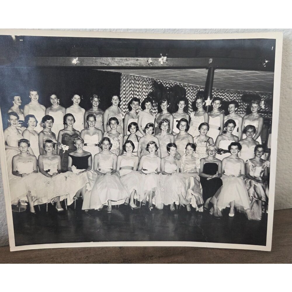 VTG 1950s Prom Group Photo B & W hot girls Retro dresses sassy style